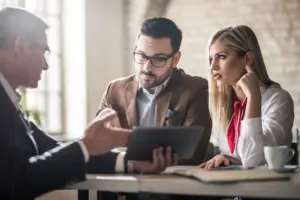 Graduate / Trainee Investment Banking Analyst 2026: UK Career Guide & Job Overview